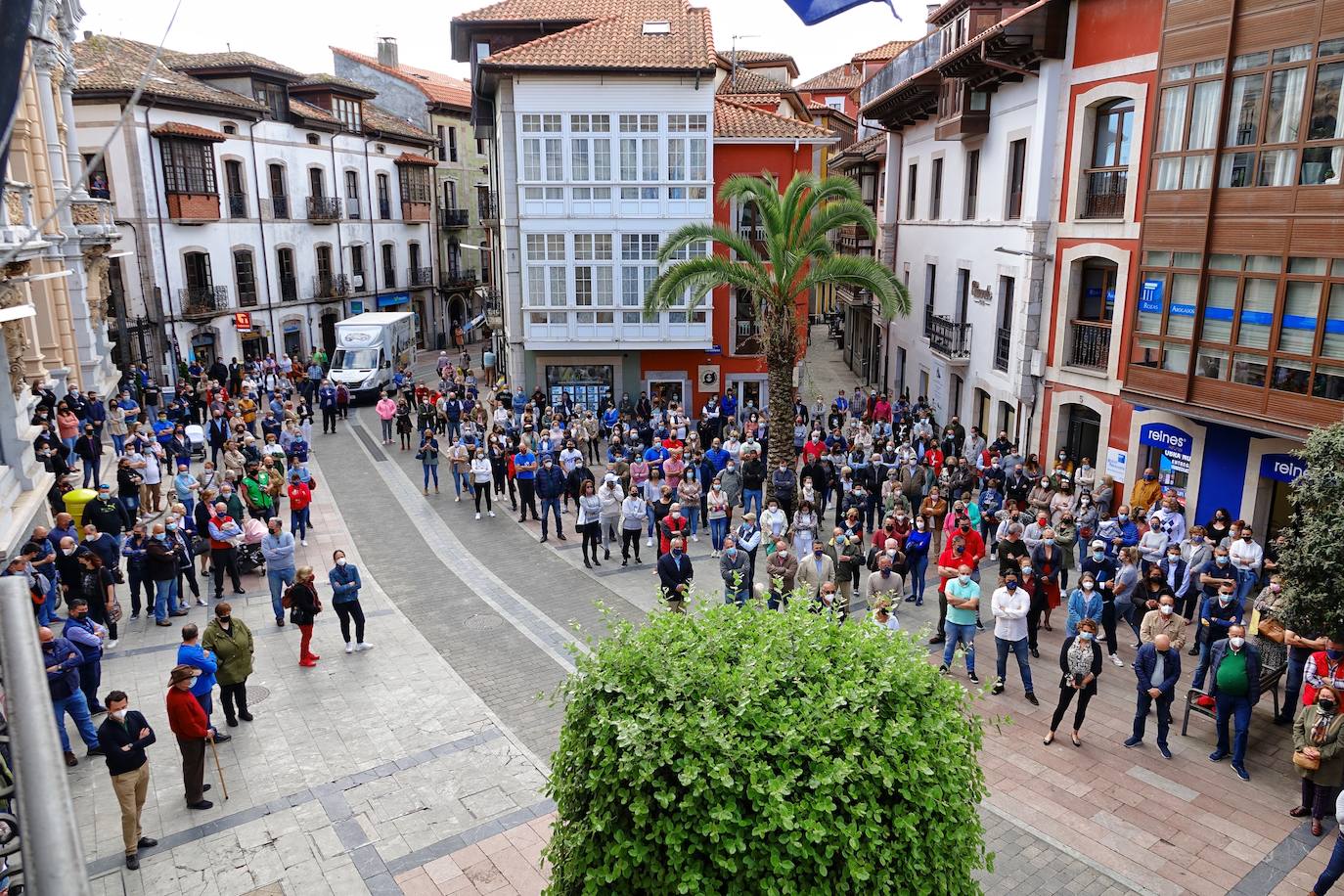 Otea, la patronal de hosteleria y turismo del Principado pide al Gobierno asturiano que rectifique el nuevo modelo de restricciones que estableció la Consejería de Sanidad y que contempla la posibilidad de cerrar los alojamientos en los concejos en los que se declare el nivel de riesgo extremo tras el estado de alarma. «Es un sinsentido que unas medidas establecidas ante la mejora de la situación sanitaria en Asturias recojan la máxima restricción para los alojamientos como es la suspensión de su actividad», han denunciado.
