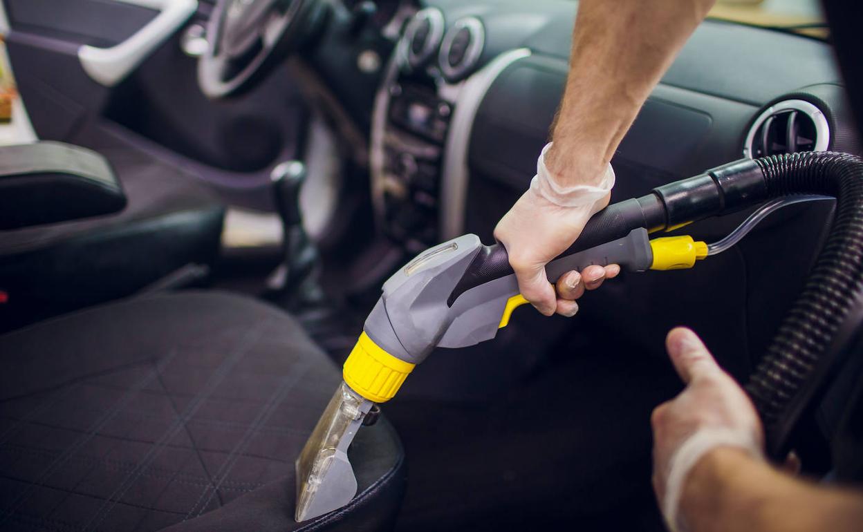 El cuidado de la limpieza del coche es importante para contener los sistomas de la alergia