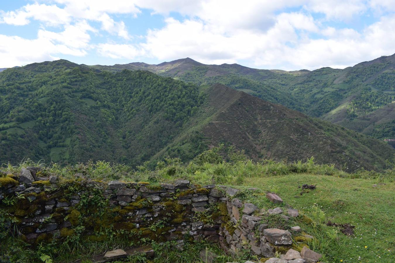 Fotos: Ruta al Pico Moros por el inicio de la Ruta les Fuentes