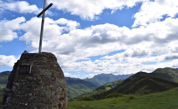 Ruta al Pico Moros por el inicio de la Ruta les Fuentes