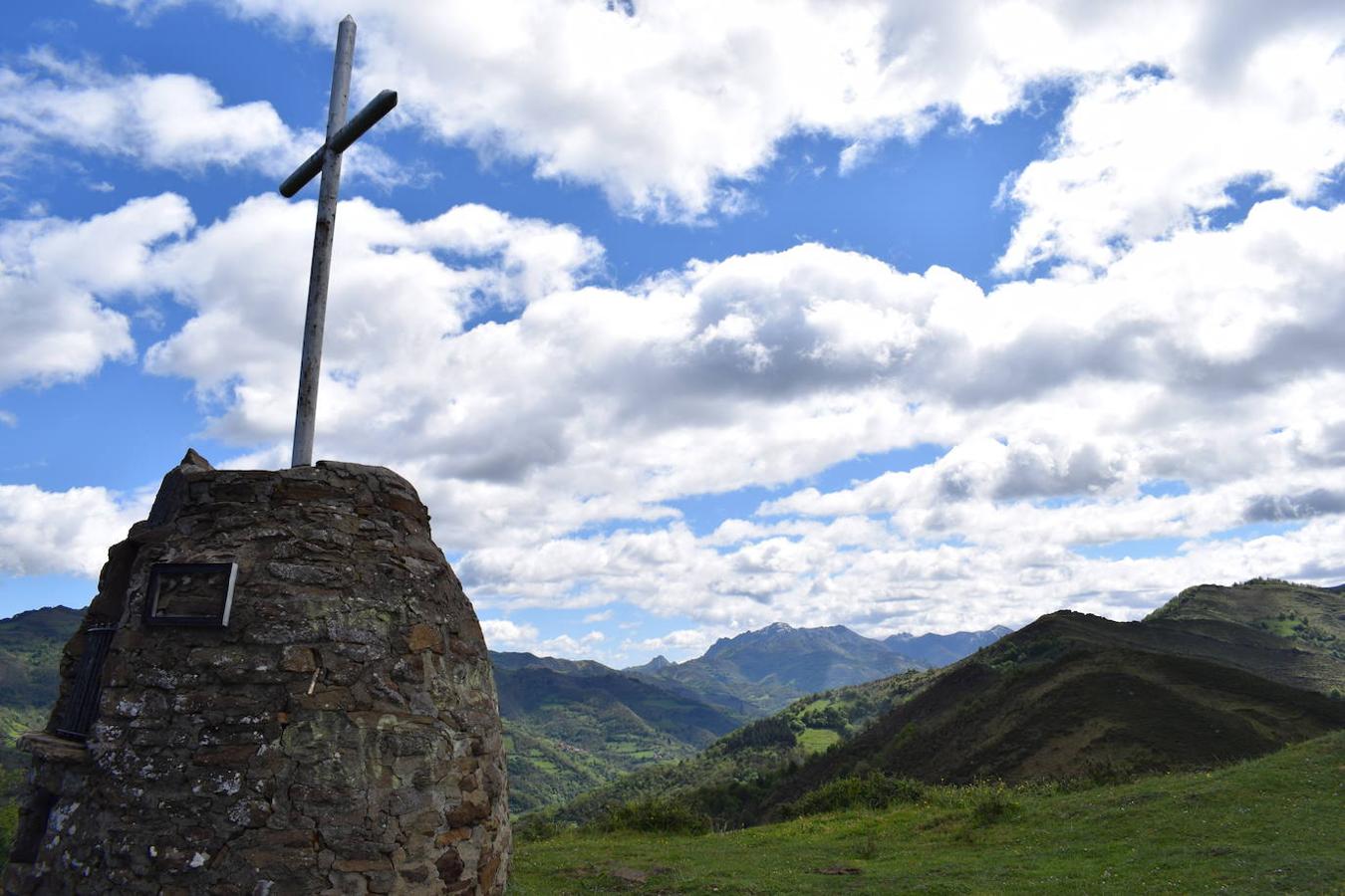 Fotos: Ruta al Pico Moros por el inicio de la Ruta les Fuentes