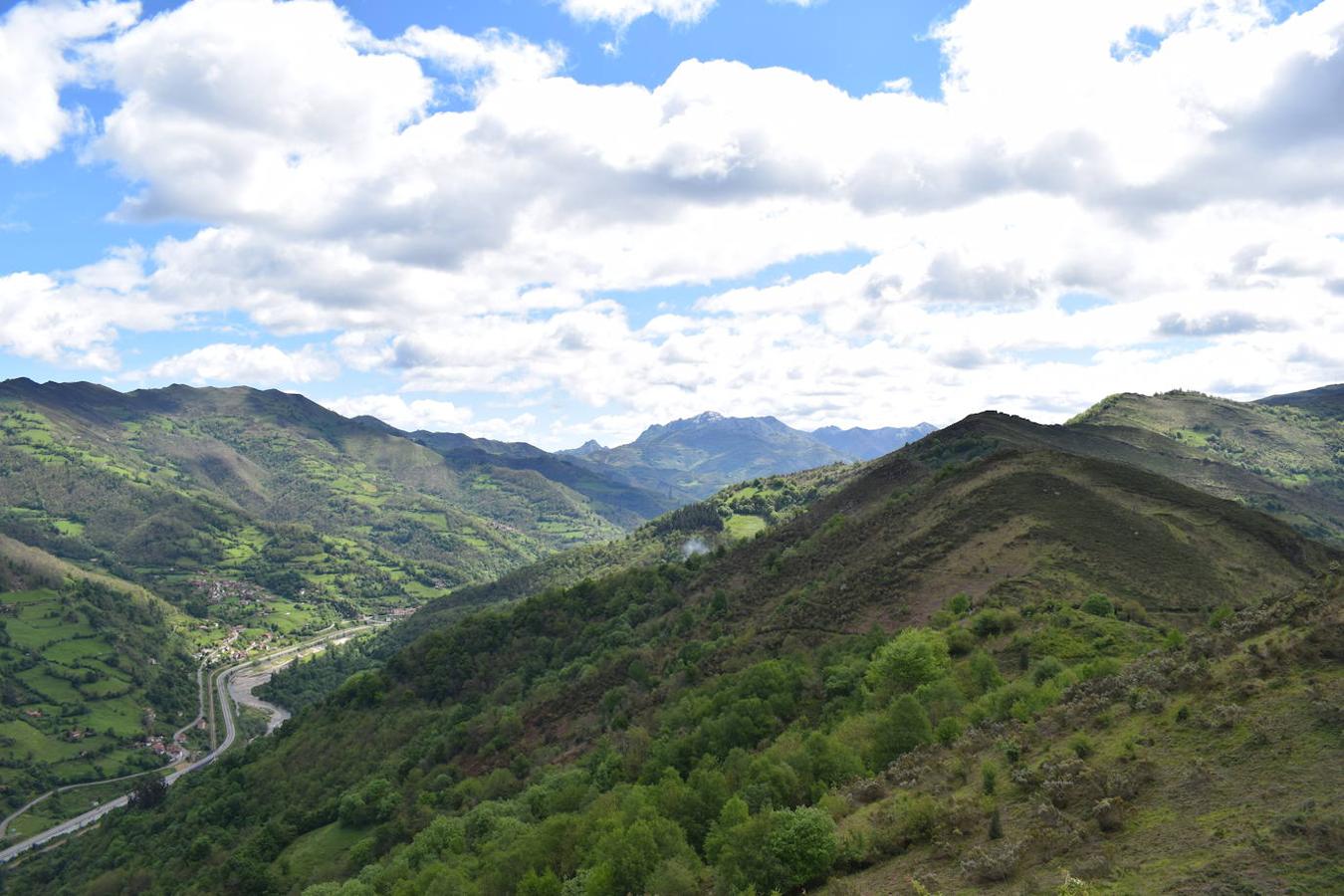 Fotos: Ruta al Pico Moros por el inicio de la Ruta les Fuentes