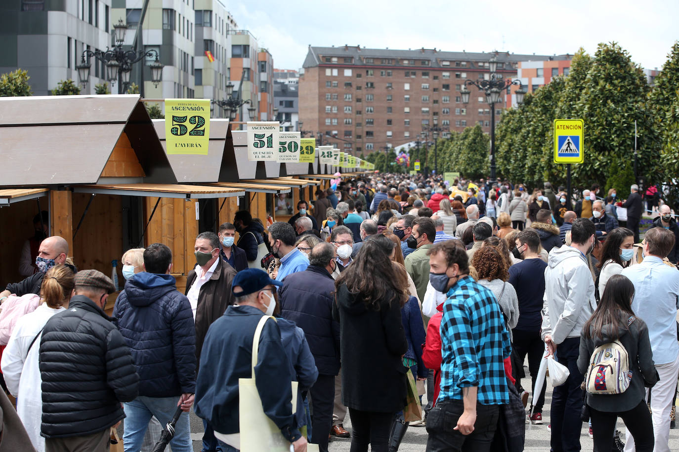 La Losa se llenó de ovetenses y visitantes para disfrutar de la Feria de la Ascensión