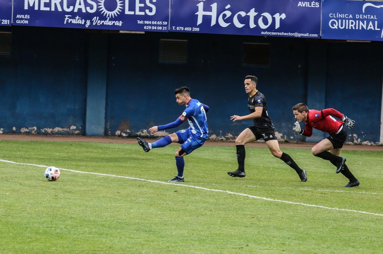 Natalio encarriló la eliminatoria en el primer minuto de partido marcando a puerta vacía tras dejar atrás a Keko Hevia y Javi Porrón. 