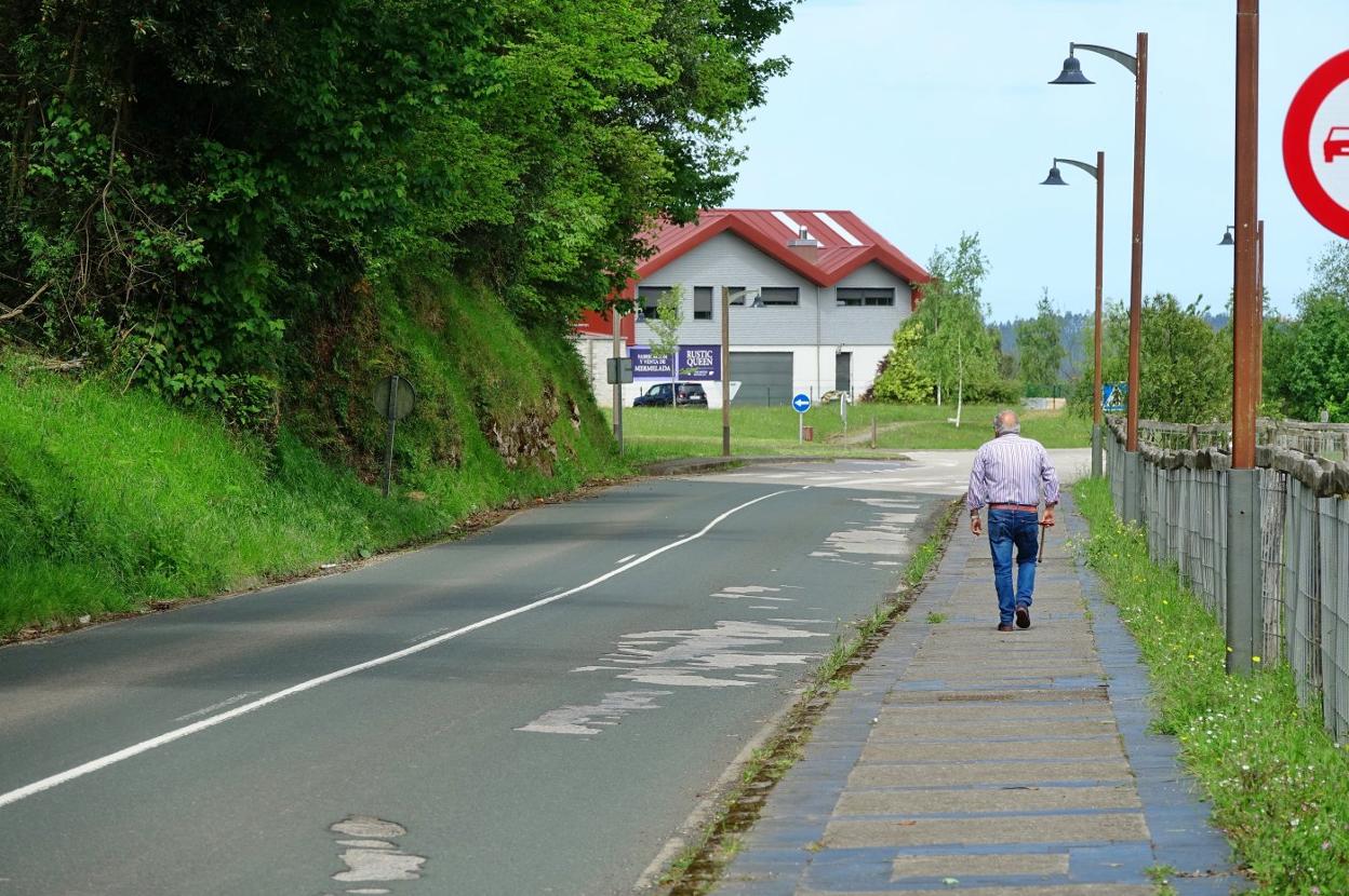 El plan permitirá la reparación del tramo de carretera entre Prado y el polígono de Carrales. 