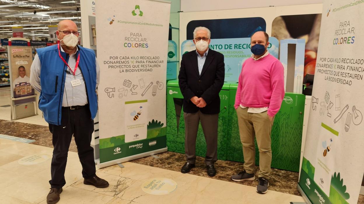 Rafael Alonso visitó ayer el centro para conocer la campaña. 