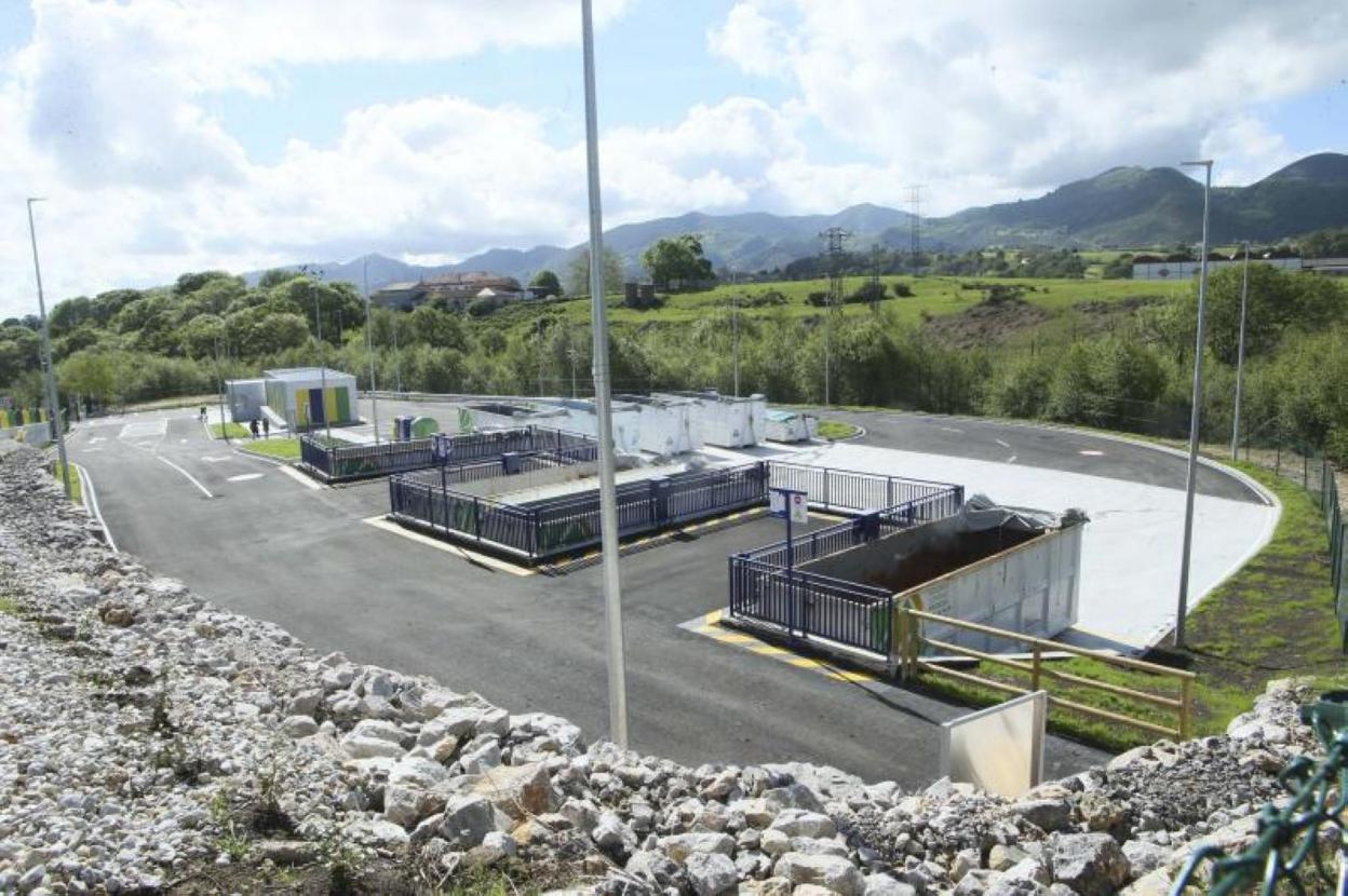 El nuevo punto limpio de Nava, ubicado en el Parque Empresarial de la Sidra . 