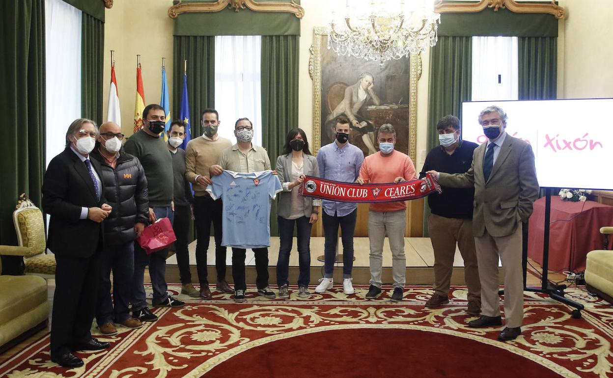 «Celebramos el ascenso de un equipo campeón de Gijón»