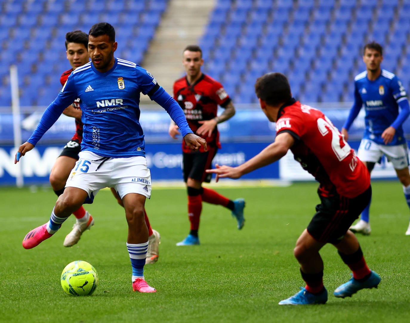 El Oviedo no pude dedicarle el triunfo a Arnau en su enfrentamiento contra el Mirandés, que se saldó con un empate a uno.