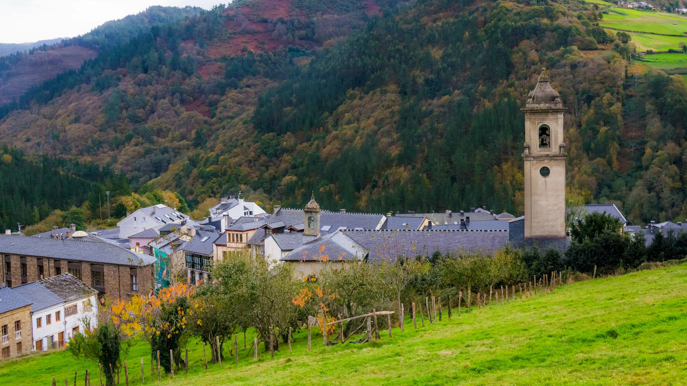 Estos son los diez destinos perfectos para el ocio, el relax, el descanso y la desconexión en el Principado según el portal Turismo Asturias. Desde aldeas que parecen de otro tiempo en Piloña hasta el Parque Natural de Redes, uno de los grandes miradores de los Picos de Europa, pasando por la villa marinera de Ribadesella. Taramundi