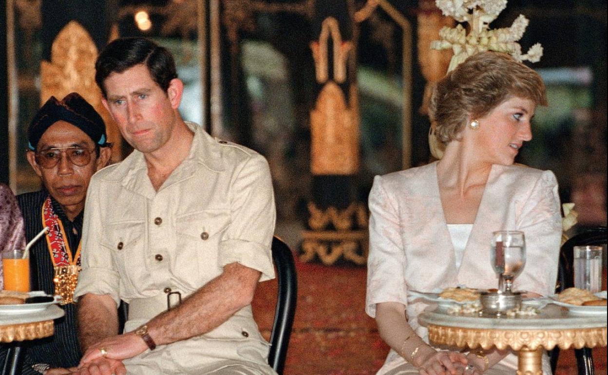 El principe Carlos y la princesa Diana, en una fotografía de archivo.