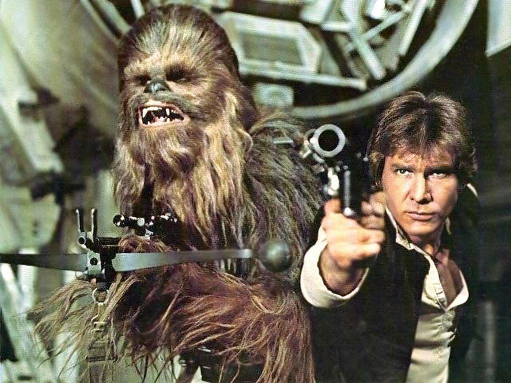 El 25 de mayo de 1977 se estrenaba en España 'Una nueva esperanza', la primera película de Star Wars, una fecha tan importante en el calendario de cualquier 'geek' que el de hoy ha sido institucionalizado como el Día del Orgullo Friki. La Guerra de las Galaxias tiene plena vigencia 44 años después y sigue sumando títulos tras la adquisición de los derechos por parte de Walt Disney en 2012. 