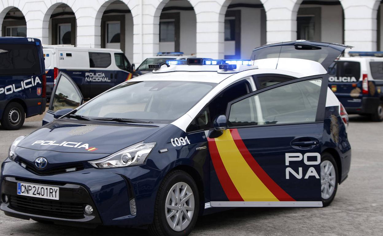 Vehículo de la Policía Nacional. 