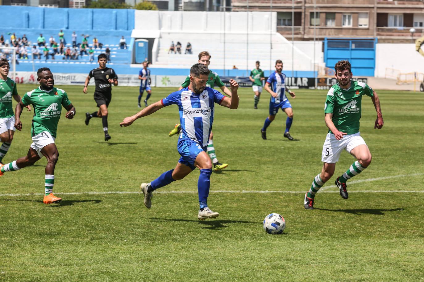 El Real Avilés ha logrado ascender a Segunda División RFEF después de vencer este domingo al Llanes 