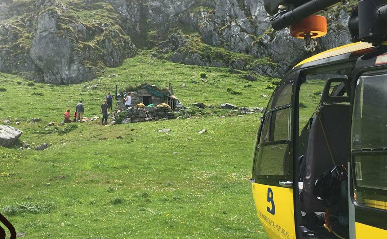 Un médico rescatador y los bomberos atendieron al hombre 