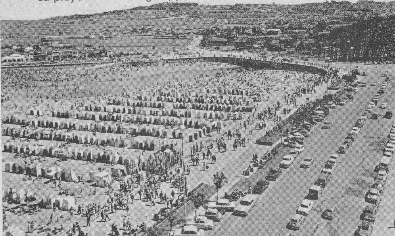 Este verano en el arenal gijonés no habrá ni casetas ni hamacas. La playa de San Lorenzo no contará un año más con estos tradicionales vestuarios que forman parte de la fisonomía de la playa desde que las generaciones pasadas y presentes tienen memoria. Si bien nacieron con la idea de constituir un pudoroso vestuario, enseguida los usuarios hicieron de ellas un verdadero club social y en la actualidad se han convertido en un referente turístico del verano gijonés. 