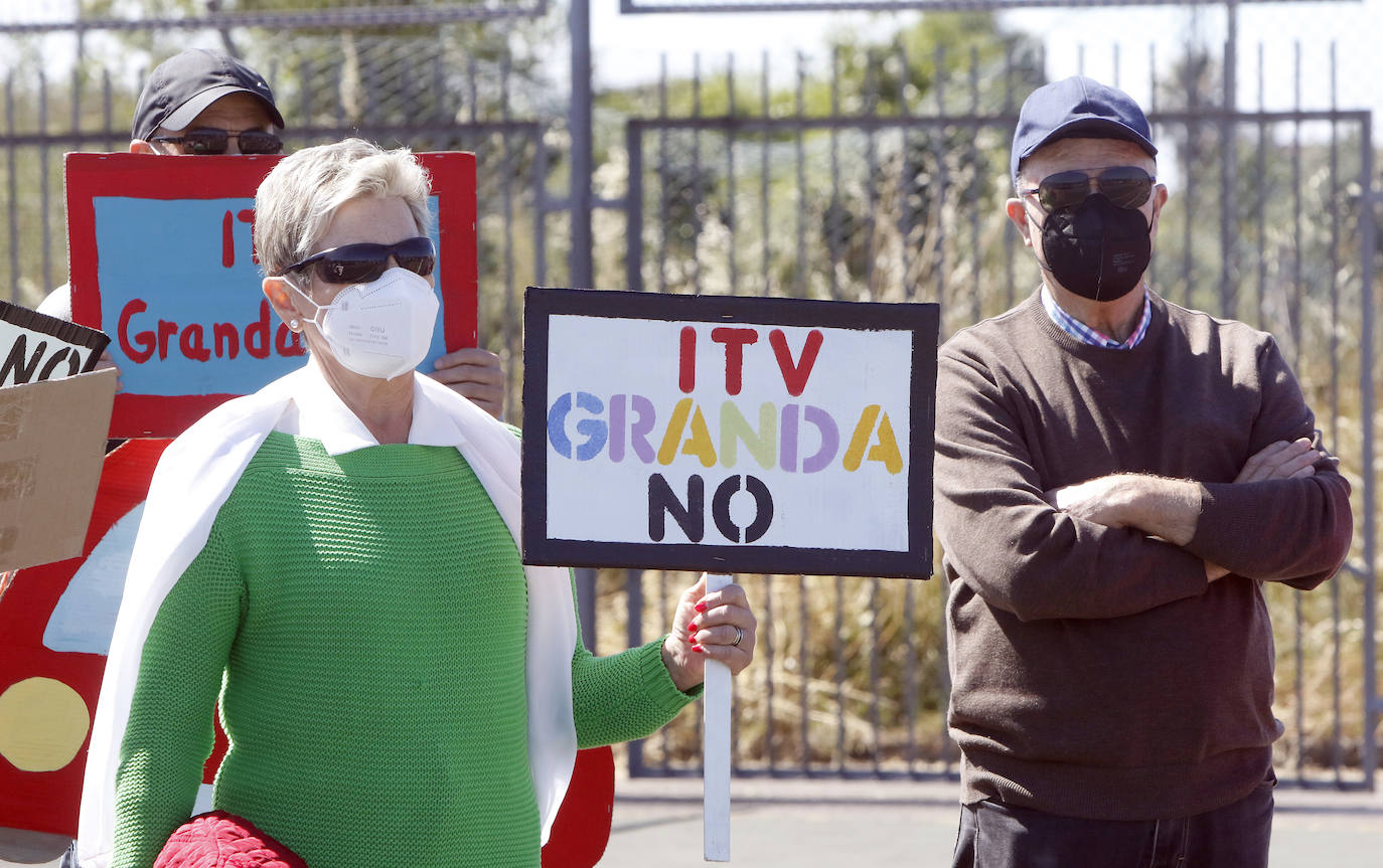 Los vecinos de Granda, en Gijón, volvieron a movilizarse este sábado para evitar que se instale en la parroquia una estación de ITV.