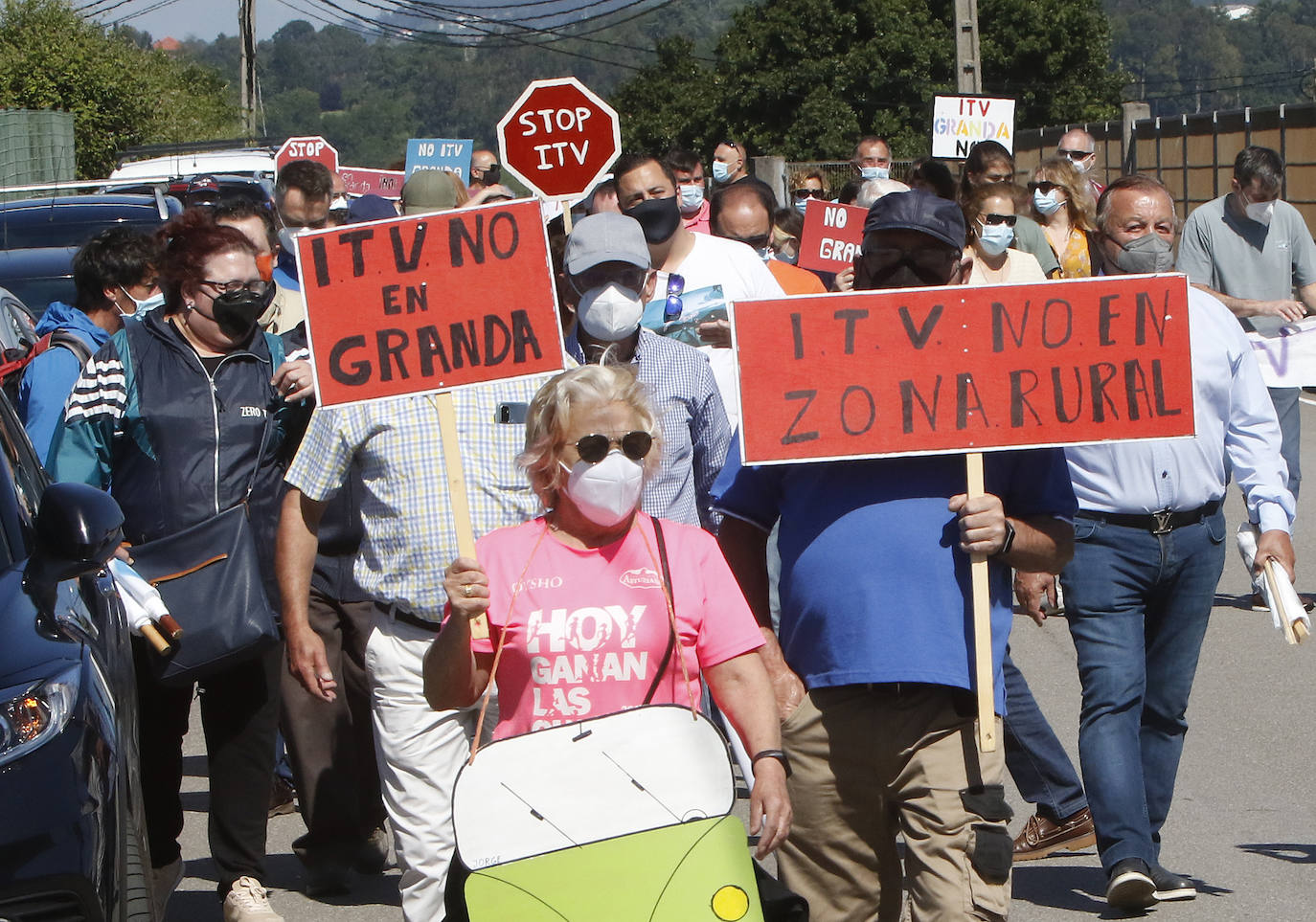 Los vecinos de Granda, en Gijón, volvieron a movilizarse este sábado para evitar que se instale en la parroquia una estación de ITV.