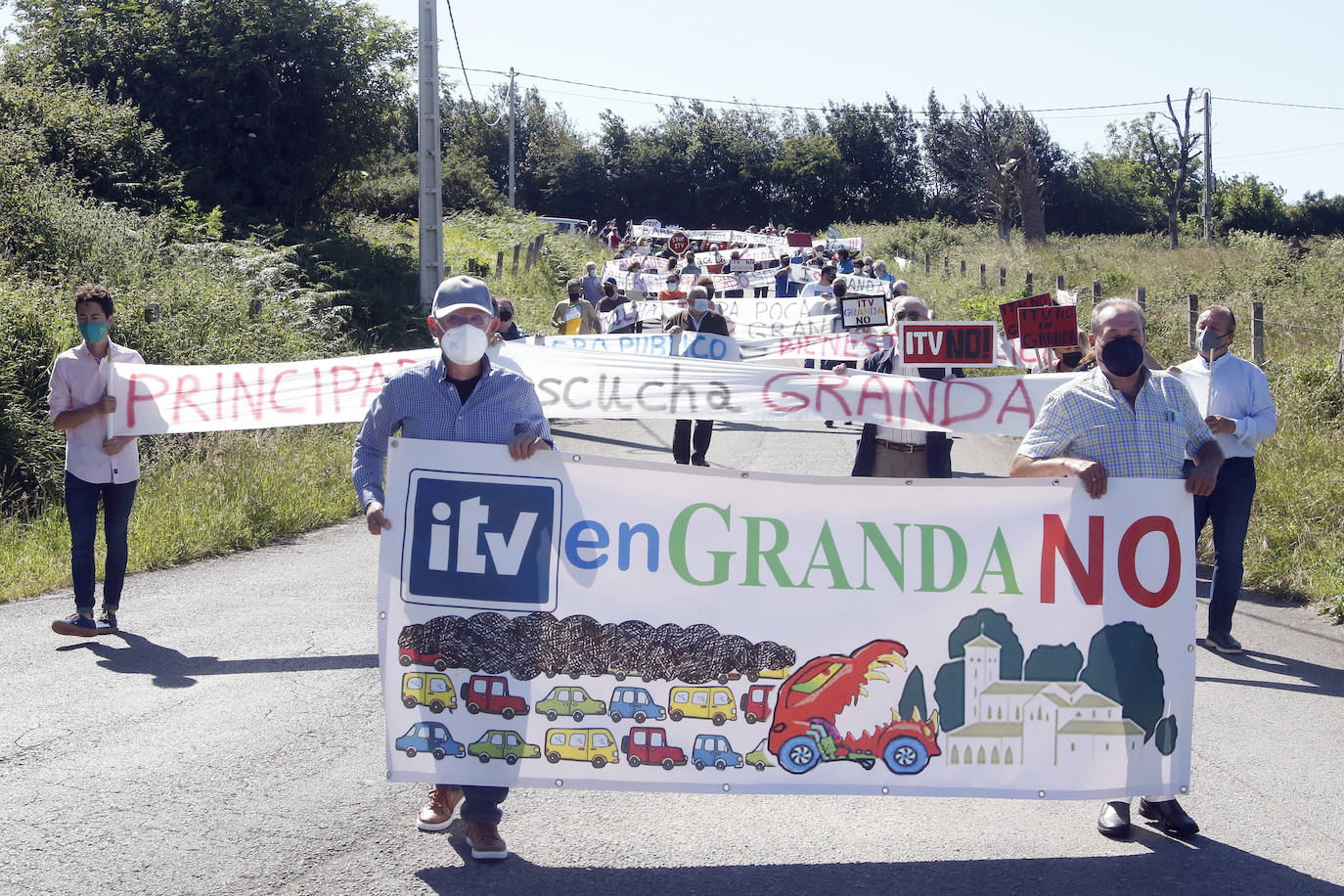 Los vecinos de Granda, en Gijón, volvieron a movilizarse este sábado para evitar que se instale en la parroquia una estación de ITV.