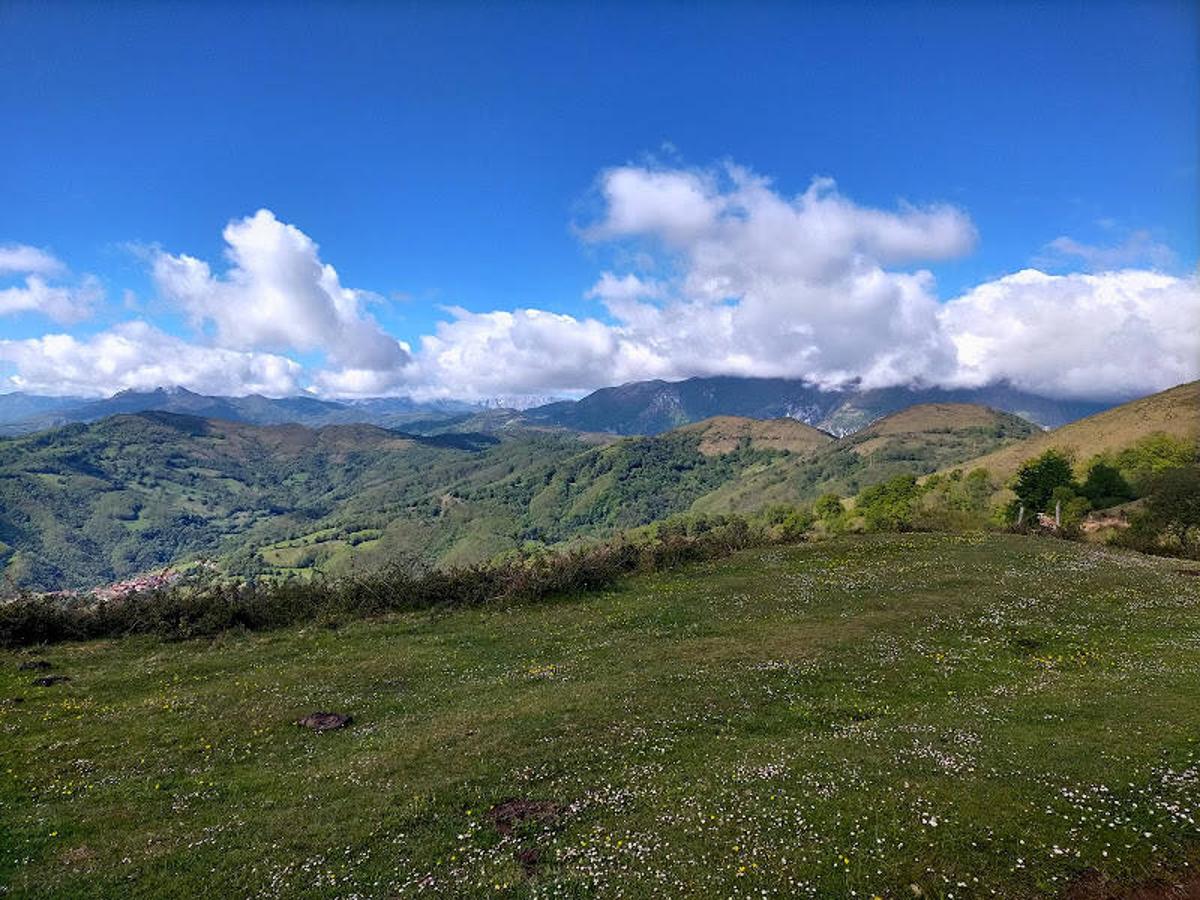 Vistas desde la subida al  Pico Llosorio .