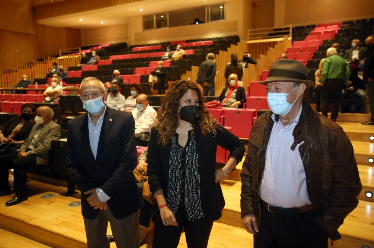 Carlos Ronderos, Anabel Santiago y Luis Estrada, el nuevo jurado del concurso sierense de tonada. 