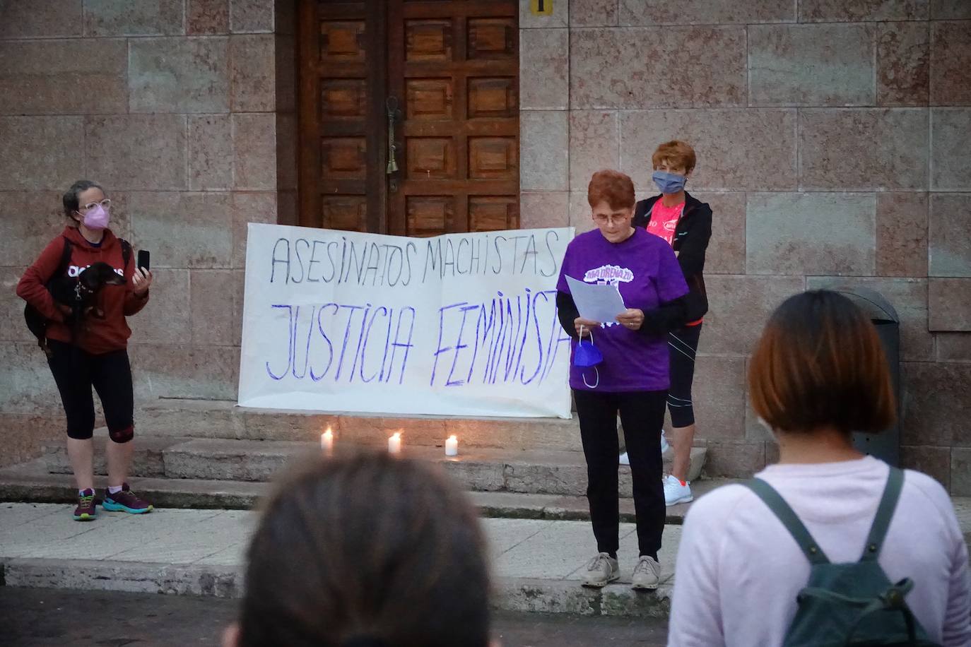 Las concentraciones en repulsa del asesinato a manos de su padre de la pequeña Olivia y de la desaparición de su hermana Anna se han sucedido a lo largo de los principales municipios de Asturias. Los manifestantes también han mostrado su repulsa ante el asesinato de Rocío, después de que su expareja y padre de su bebé de cuatro meses, confesase haberla matado. 