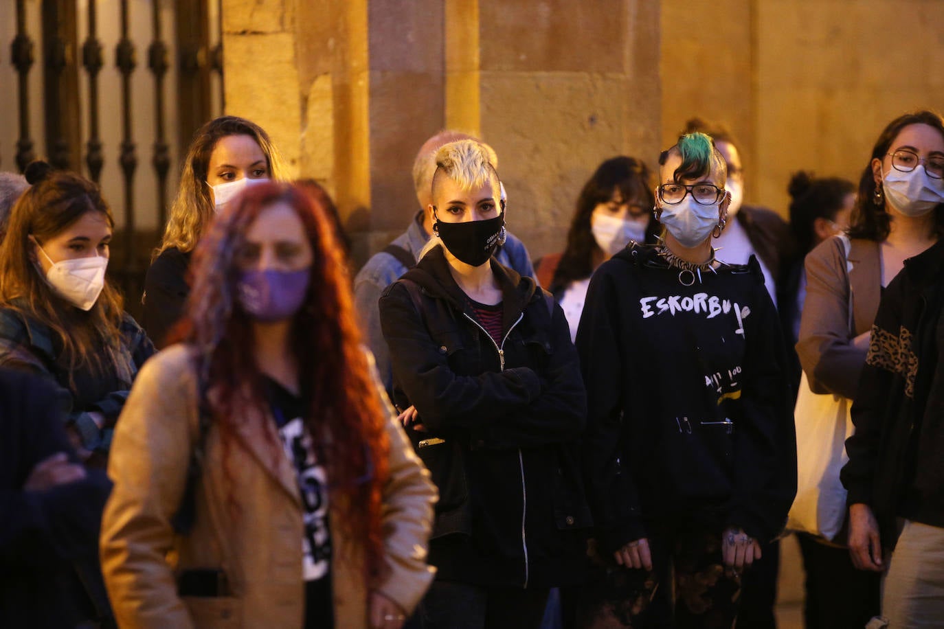 Las concentraciones en repulsa del asesinato a manos de su padre de la pequeña Olivia y de la desaparición de su hermana Anna se han sucedido a lo largo de los principales municipios de Asturias. Los manifestantes también han mostrado su repulsa ante el asesinato de Rocío, después de que su expareja y padre de su bebé de cuatro meses, confesase haberla matado. 