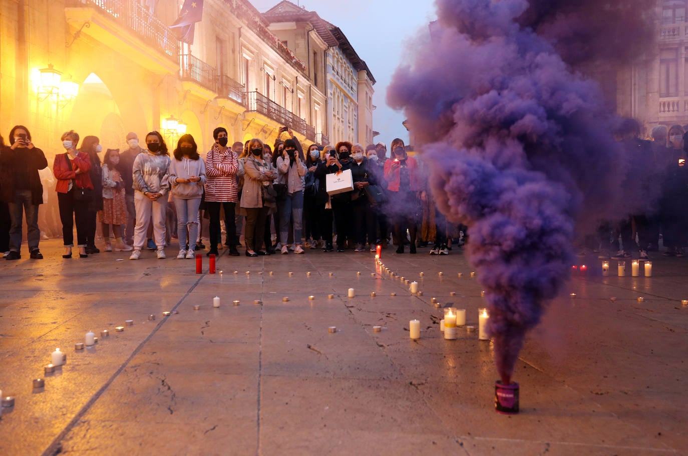 Las concentraciones en repulsa del asesinato a manos de su padre de la pequeña Olivia y de la desaparición de su hermana Anna se han sucedido a lo largo de los principales municipios de Asturias. Los manifestantes también han mostrado su repulsa ante el asesinato de Rocío, después de que su expareja y padre de su bebé de cuatro meses, confesase haberla matado. 