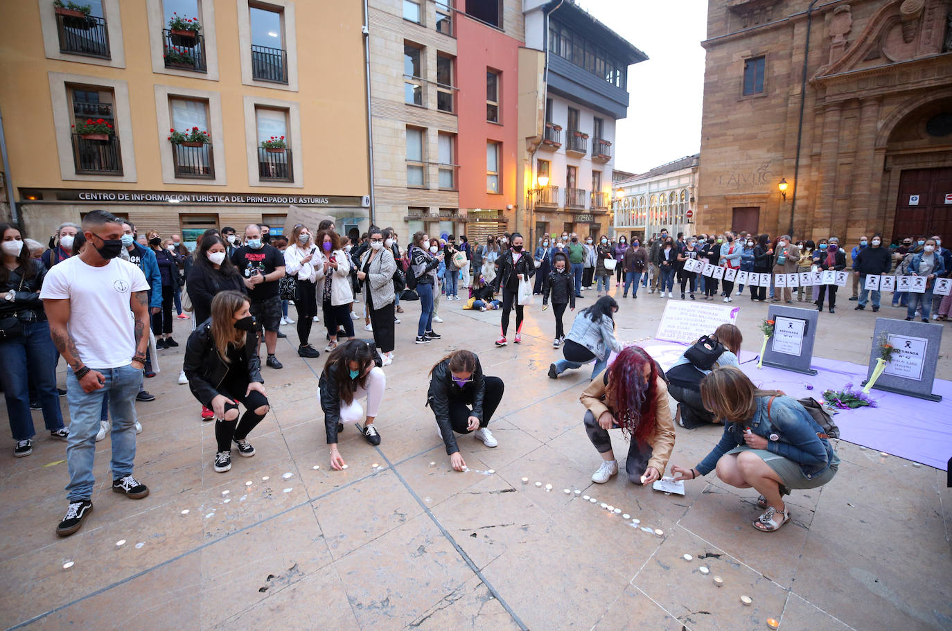 Las concentraciones en repulsa del asesinato a manos de su padre de la pequeña Olivia y de la desaparición de su hermana Anna se han sucedido a lo largo de los principales municipios de Asturias. Los manifestantes también han mostrado su repulsa ante el asesinato de Rocío, después de que su expareja y padre de su bebé de cuatro meses, confesase haberla matado. 