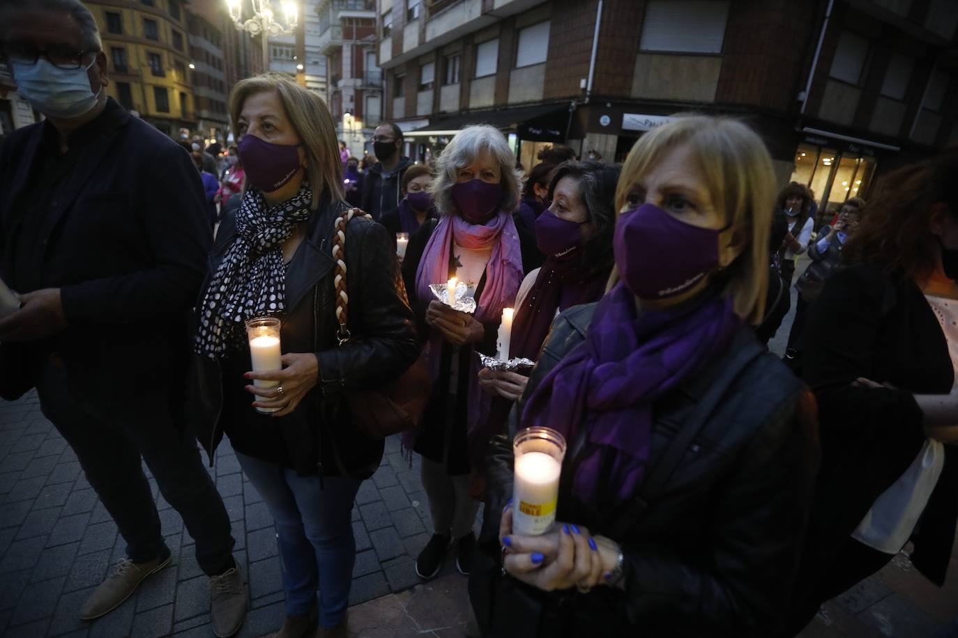 Las concentraciones en repulsa del asesinato a manos de su padre de la pequeña Olivia y de la desaparición de su hermana Anna se han sucedido a lo largo de los principales municipios de Asturias. Los manifestantes también han mostrado su repulsa ante el asesinato de Rocío, después de que su expareja y padre de su bebé de cuatro meses, confesase haberla matado. 