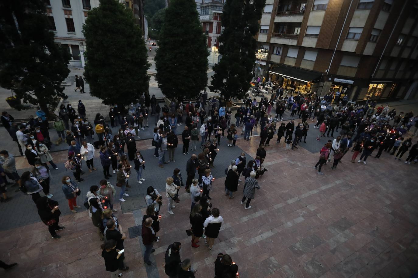 Las concentraciones en repulsa del asesinato a manos de su padre de la pequeña Olivia y de la desaparición de su hermana Anna se han sucedido a lo largo de los principales municipios de Asturias. Los manifestantes también han mostrado su repulsa ante el asesinato de Rocío, después de que su expareja y padre de su bebé de cuatro meses, confesase haberla matado. 