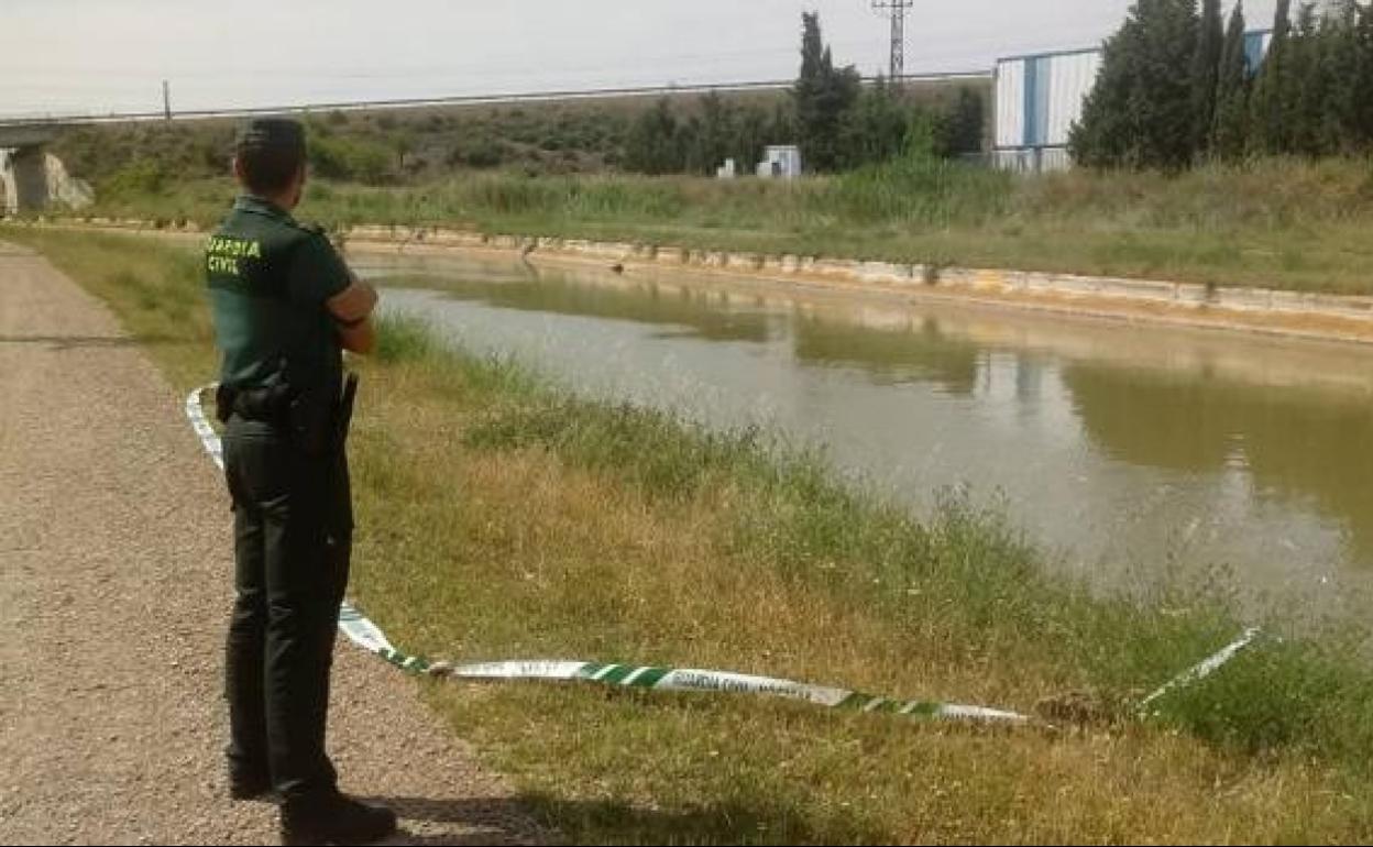 Tramo del Canal Imperial, a su paso por Gallur (Zaragoza), donde se localizó el cuerpo del niño 