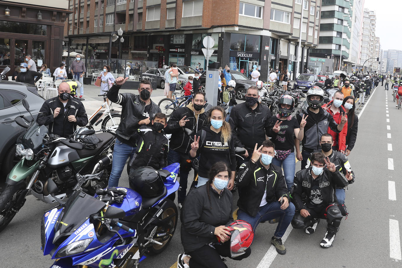 Más de 600 motos se han concentrado en Gijón para exigir más seguridad en las carreteras.