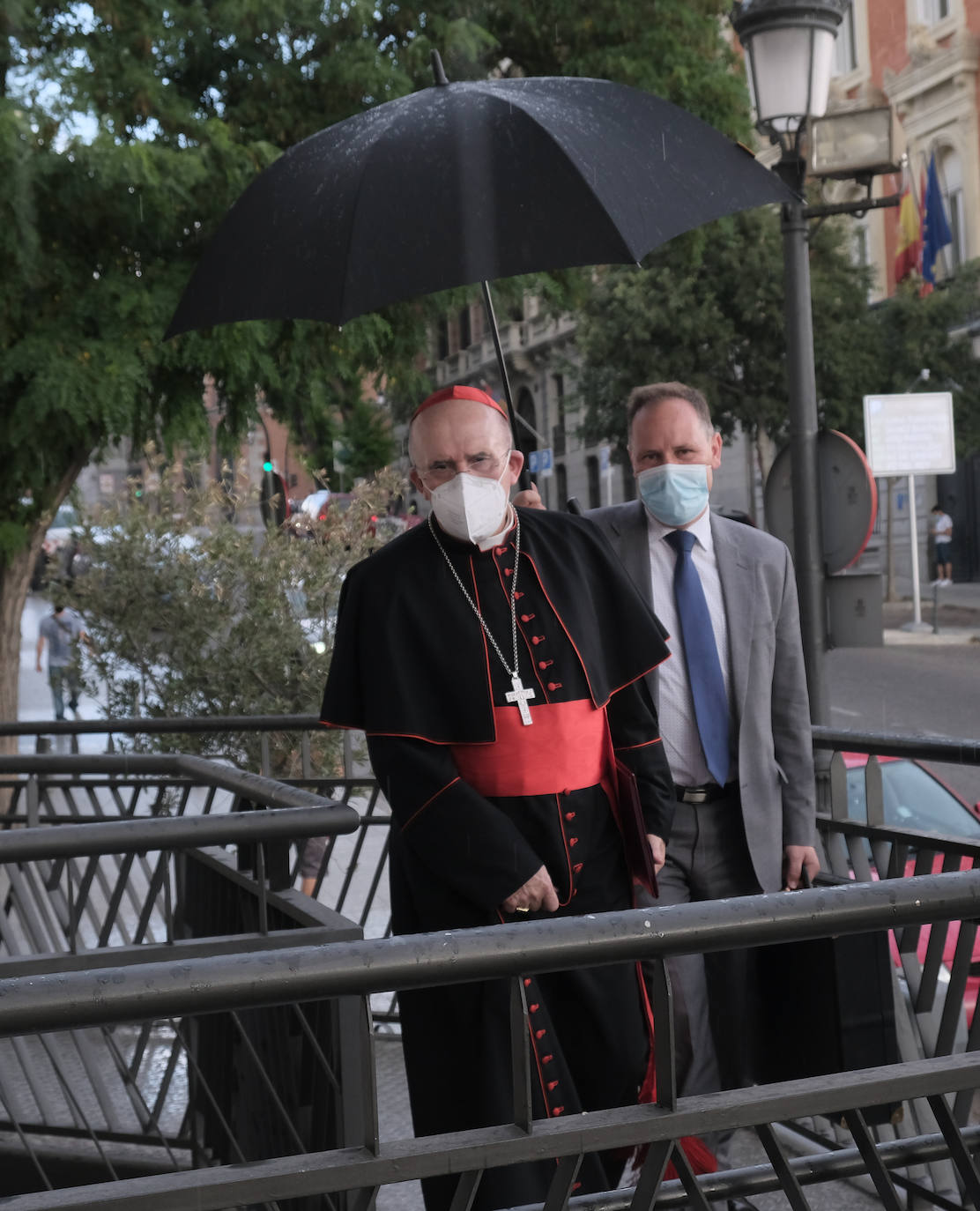 La cripta de la Catedral de La Almudena acogió ayer el funeral por la mujer de Víctor García de la Concha, fallecida el pasado 13 de mayo.