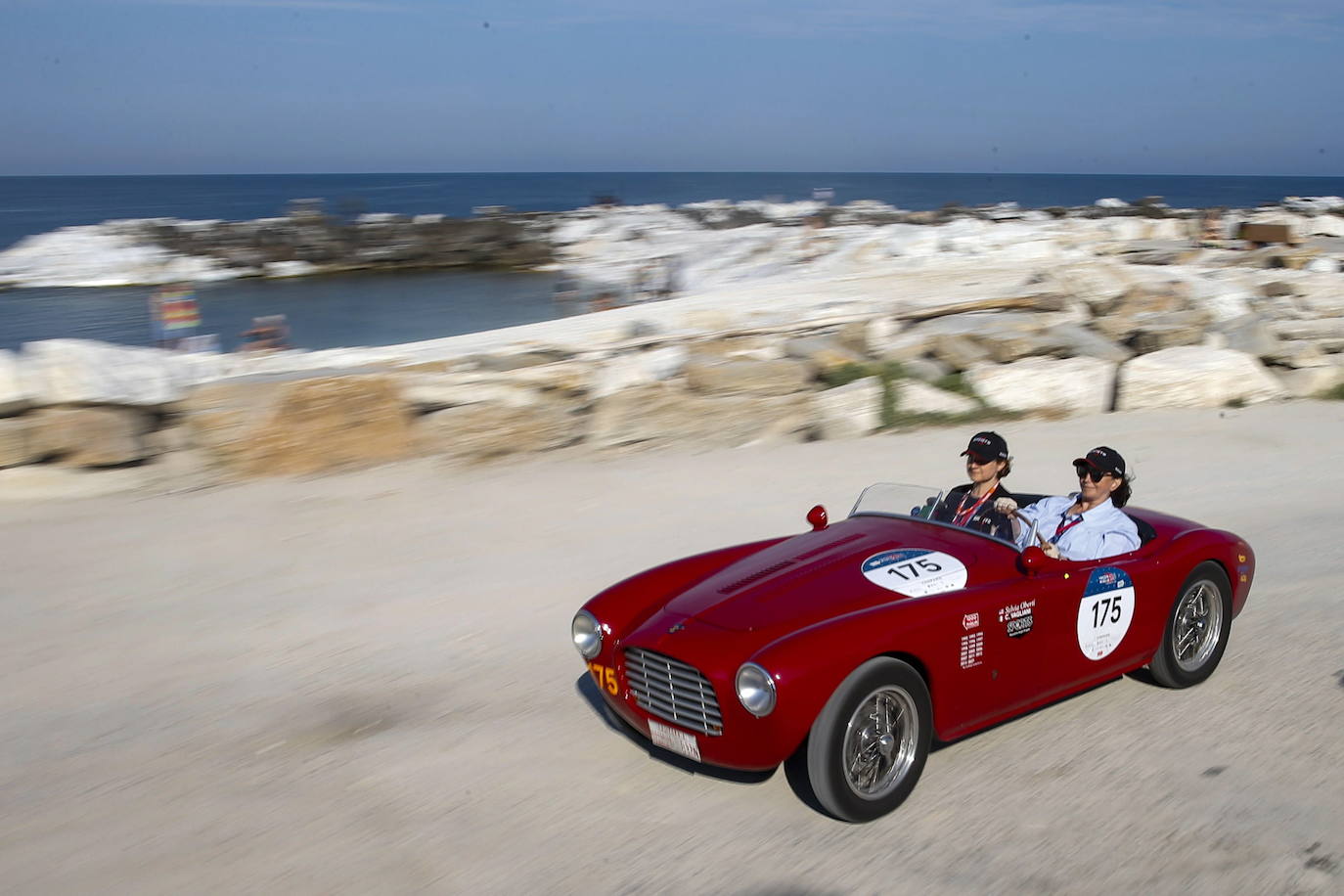 Coches clásicos se dan cita estos días en Italia en el rally 'Mille Miglia'. Se trata de una prueba que transcurre entre Brescia y Roma.