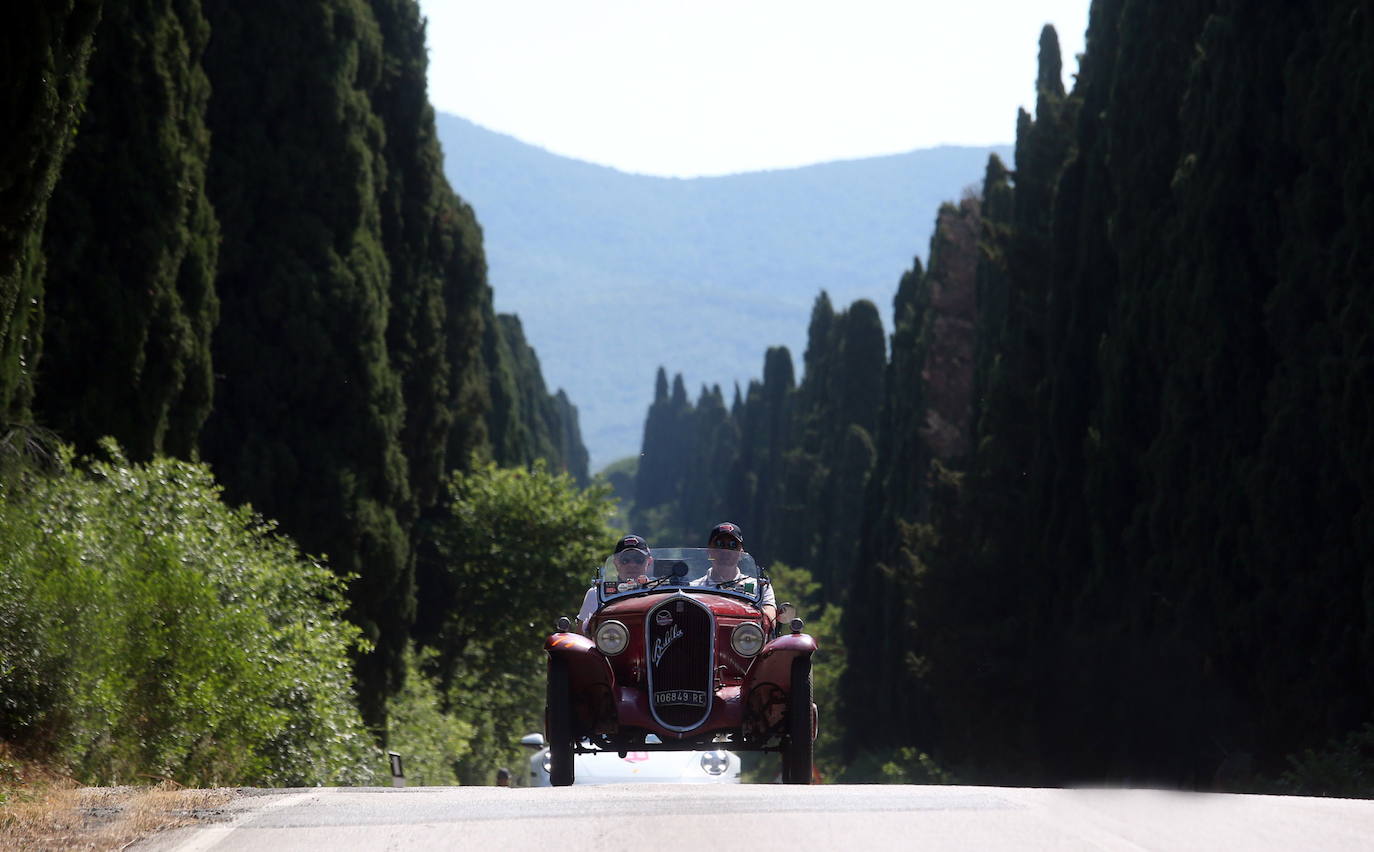 Coches clásicos se dan cita estos días en Italia en el rally 'Mille Miglia'. Se trata de una prueba que transcurre entre Brescia y Roma.