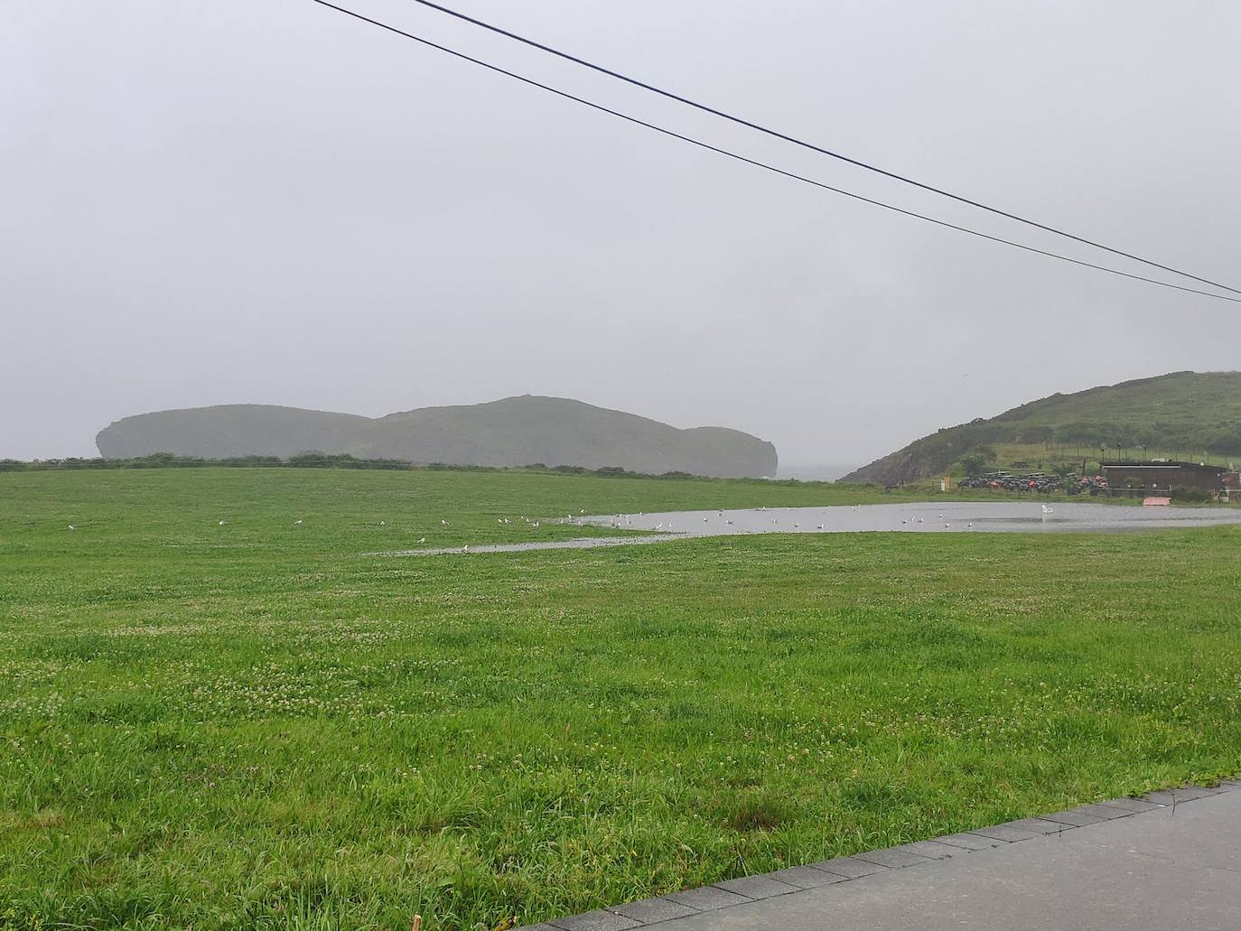 Las lluvias en el oriente asturiano afectaron a Cué, Balmorí, Celorio y Turón, entre otros. 