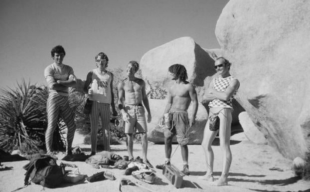 Francisco Blanco junto a otros escaladores en el Parque Nacional Joshua Tree, en California.