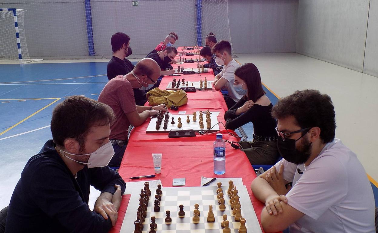 Pelayo Quirós y Daniel Centrón en primer plano.