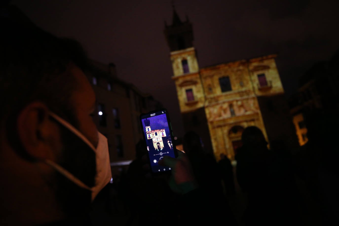No hubo hogueras ni grandes aglomeraciones, pero los ayuntamientos asturianos quisieron celebrar San Juan de una manera diferente.