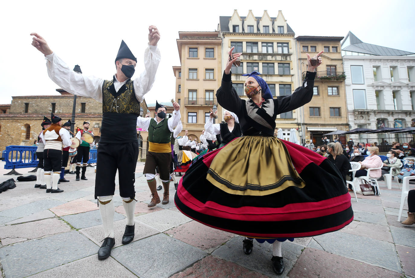 No hubo hogueras ni grandes aglomeraciones, pero los ayuntamientos asturianos quisieron celebrar San Juan de una manera diferente.