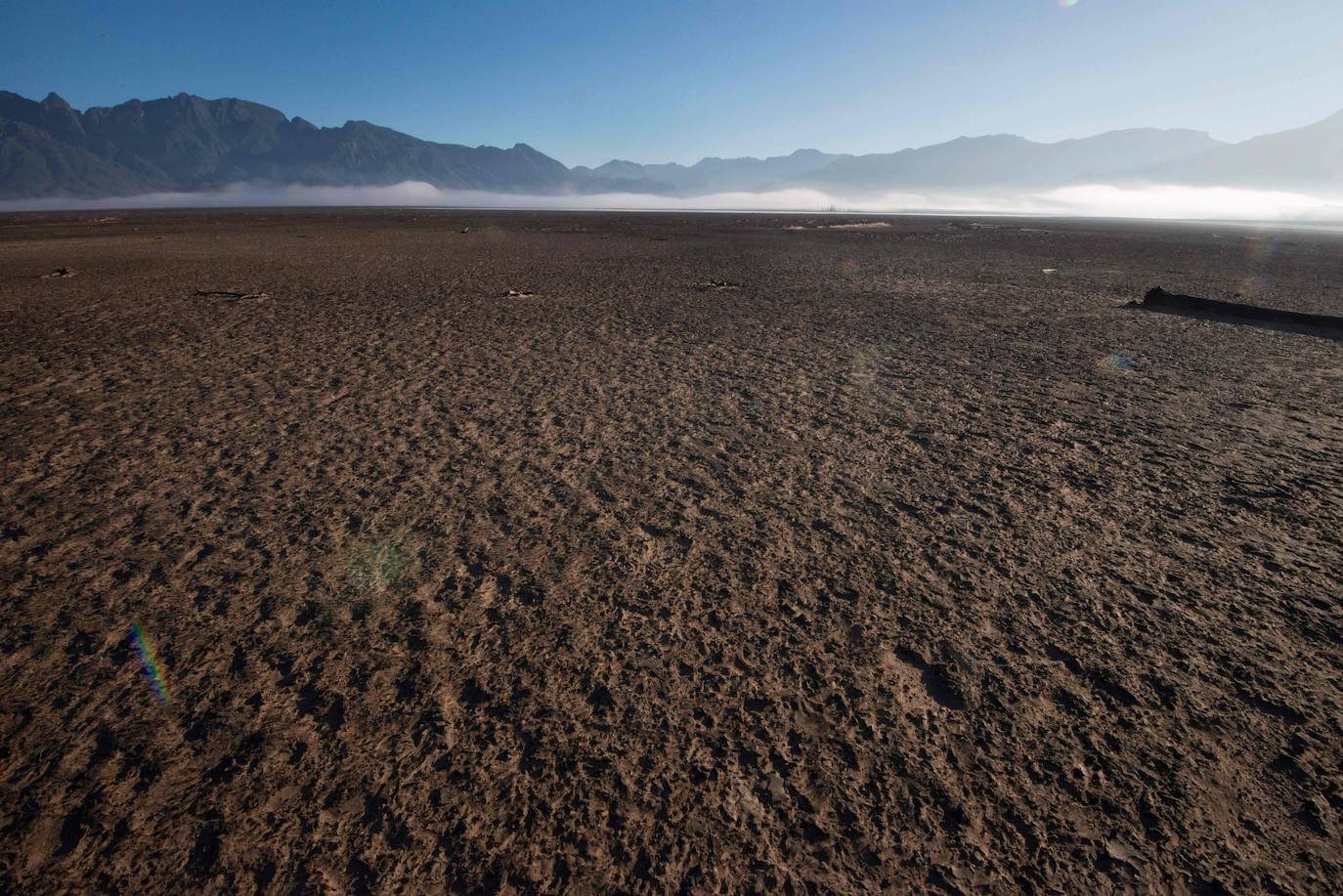 Después de un año de pandemia en el que el mundo ha dado un vuelco, el informe del Panel Intergubernamental de la ONU sobre Cambio Climático ofrece una visión angustiosa de las próximas décadas: desnutrición, inseguridad hídrica y pestilencia.El hambre, la sequía y las enfermedades afectarán a decenas de millones de personas más.
