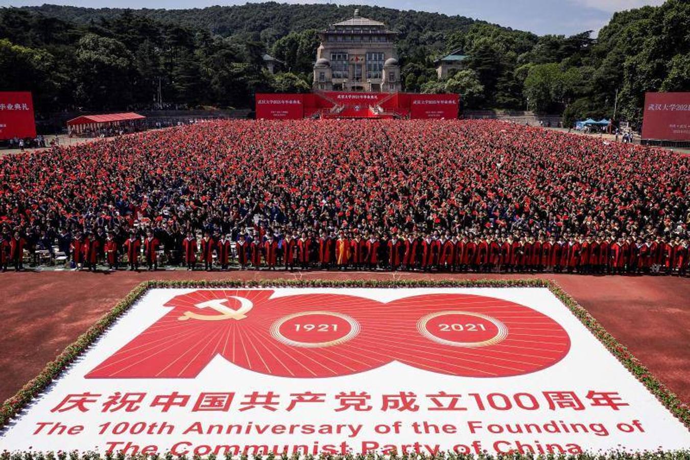 Para conmemorar el día los ciudadanos han visitado el museo del primer congreso del Partido Comunista Chino en Shangai y han celebrado diversos actos en Wuhan