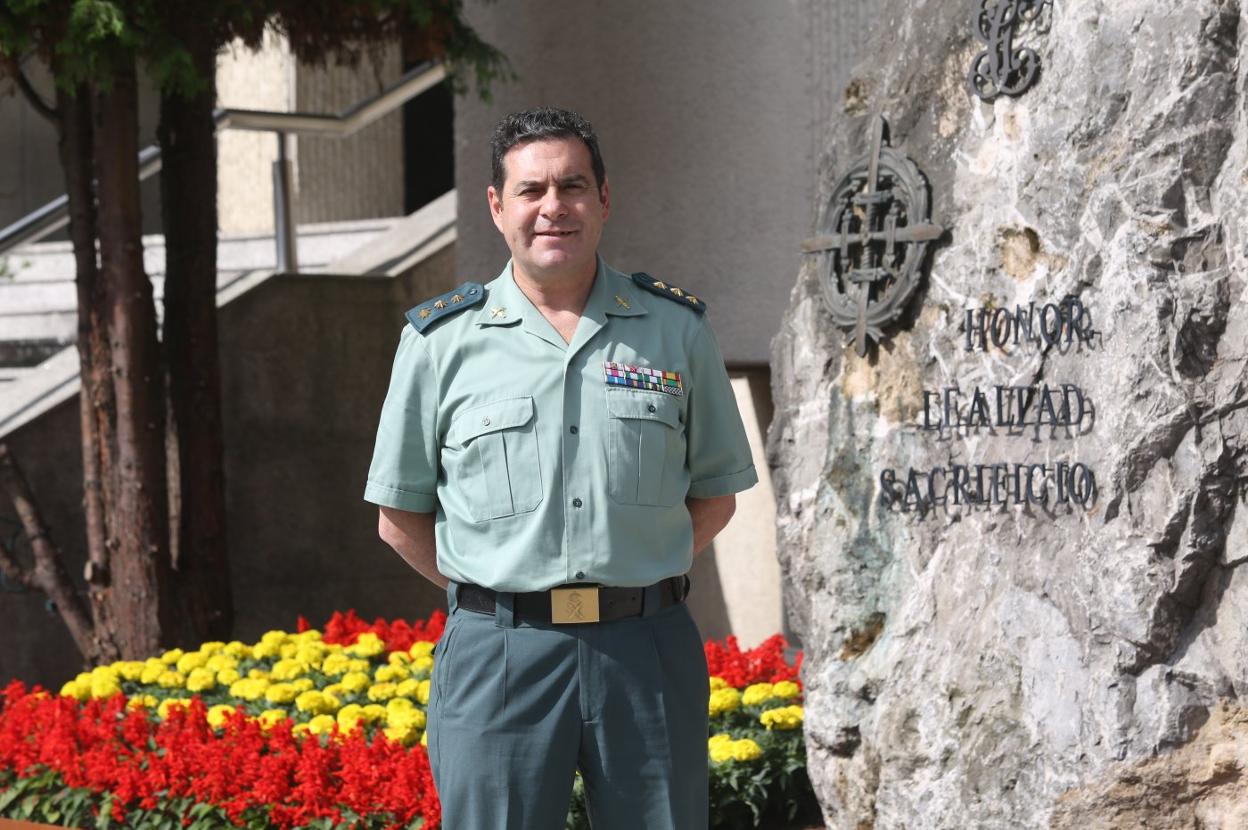 El coronel Francisco Javier Puerto Muñoz, jefe de la Guardia Civil en Asturias, en la comandancia de Oviedo. 