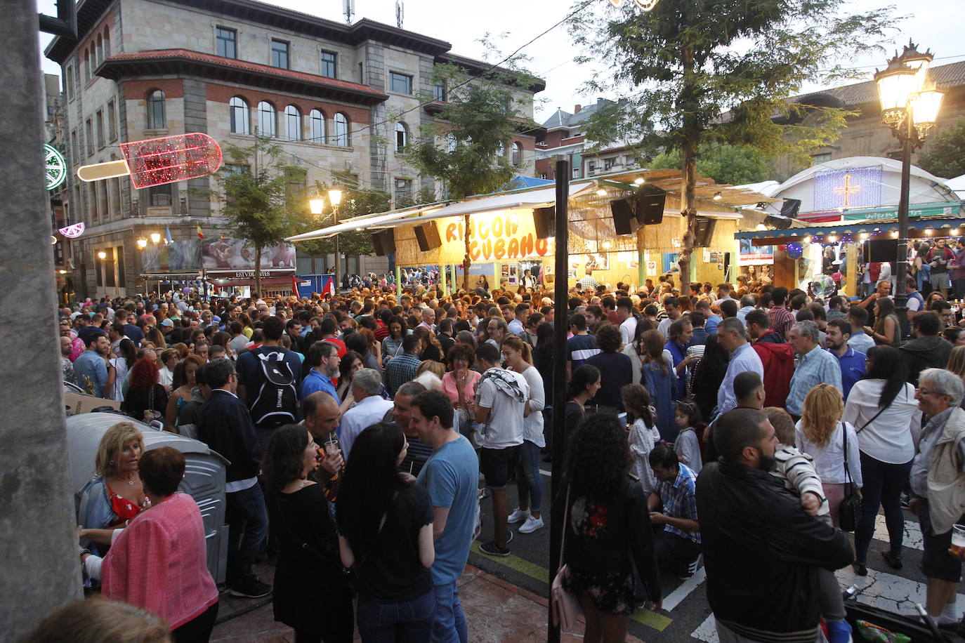 Las fiestas de San Mateo son la principal festividad de Oviedo. Se celebran a mediados de septiembre y sus festejos se prolongan durante diez días.