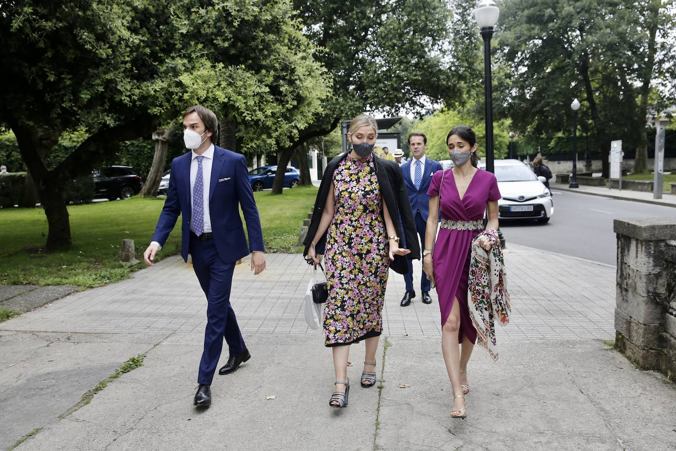 Marta Ortega y Carlos Torretta; Simoneta Gómez-Acebo; Inés Sastre; y Alonso Aznar, se encuentran entre los asistentes al enlace de Pedro Bravo y Carlota Pérez-Pla, que se ha celebrado este sábado en la iglesia parroquial San Julián de Somió