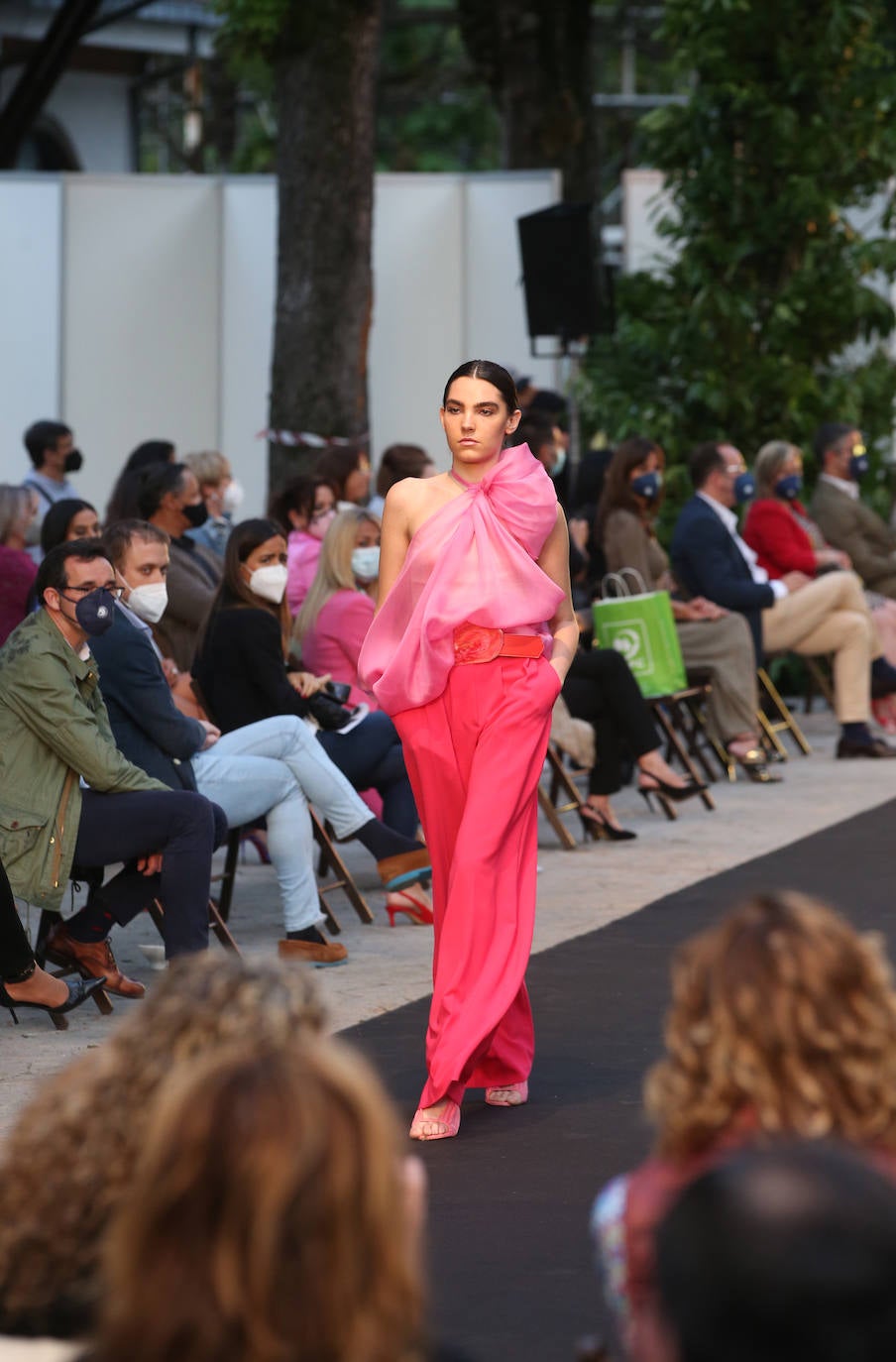 Los diseños de Agatha Ruiz de la Prada, Odette Álvarez, Isabel Zarpadiez y María Lafuente protagonizan el desfile en el Campo.