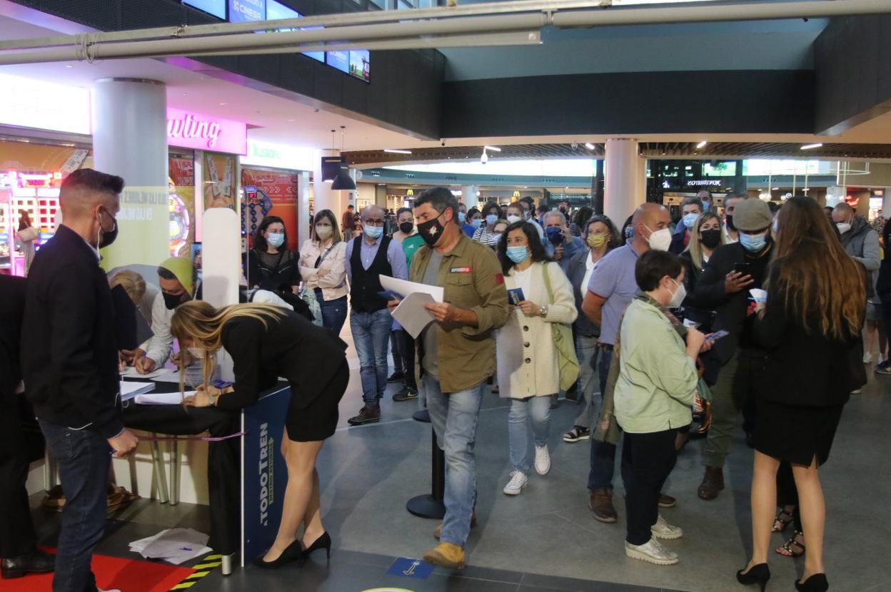 El público asturiano respondió ayer a la llamada lanzada por Segura para acudir a los cines. 