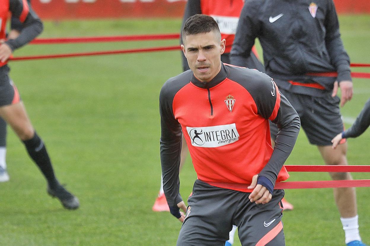 Djurdjevic, durante un entrenamiento en las instalaciones de Mareo. 