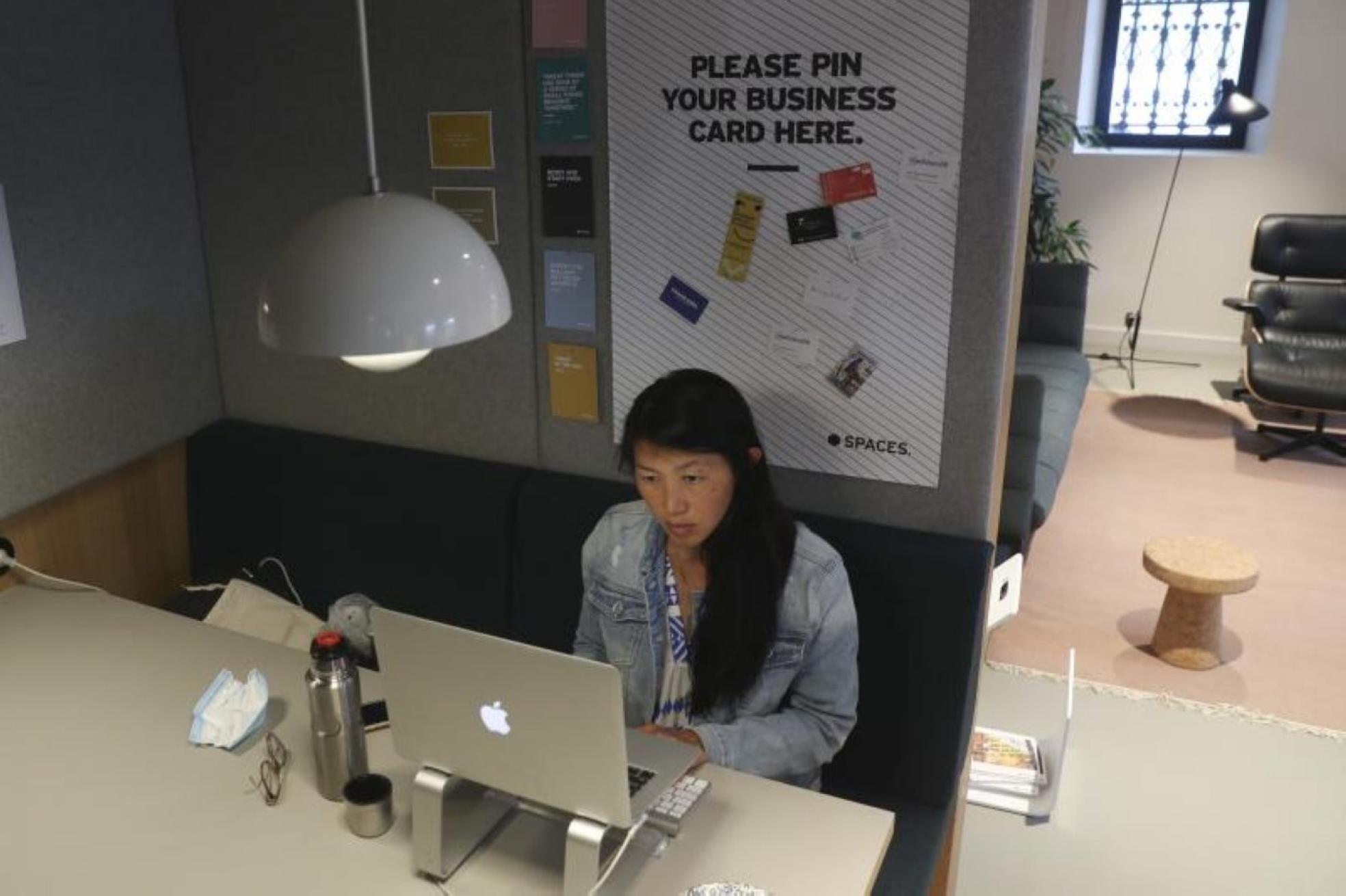 La australiana Hsiu Ching, mánager de una cantante folk sueca, practica el nomadismo digital.